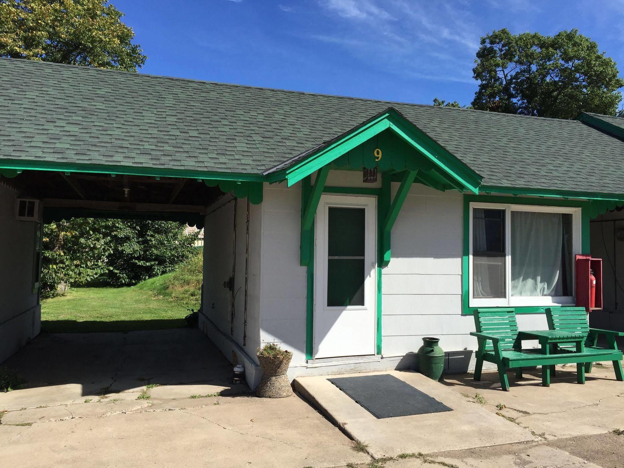 Twin Pines Resort Garrison Exterior foto
