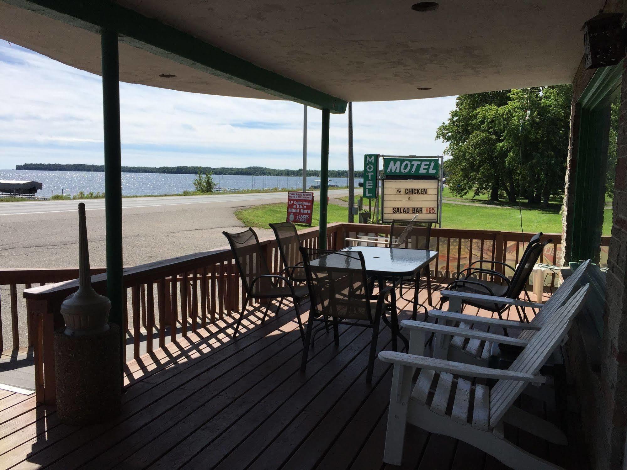 Twin Pines Resort Garrison Exterior foto